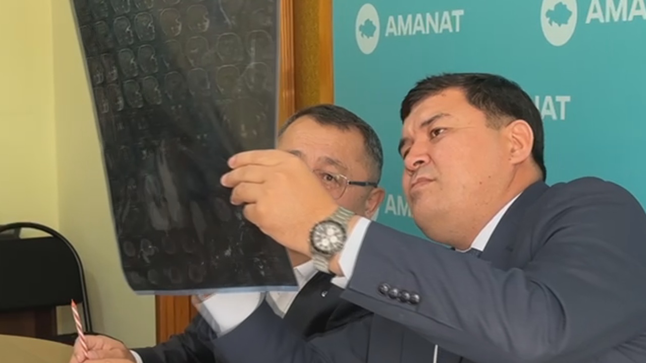 Қызының денсаулығына алаңдаған әке